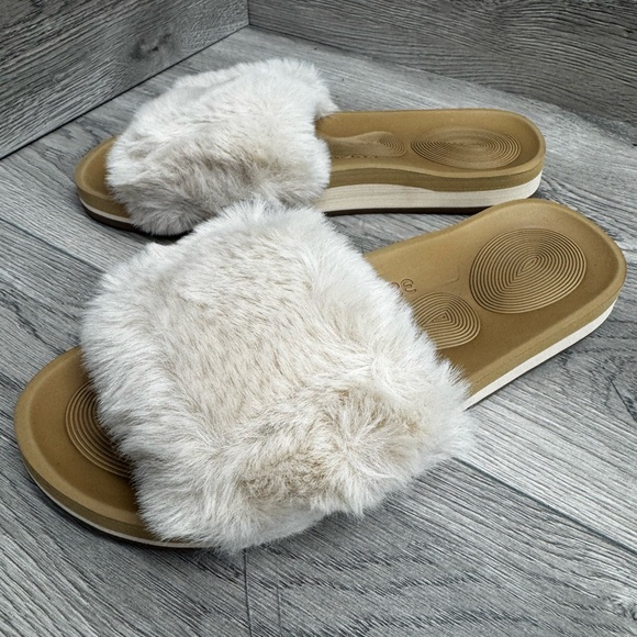 COFACE Cozy Faux Fur Slide Slippers Sandals - beige size 10 NWOT - Picture 2 of 7